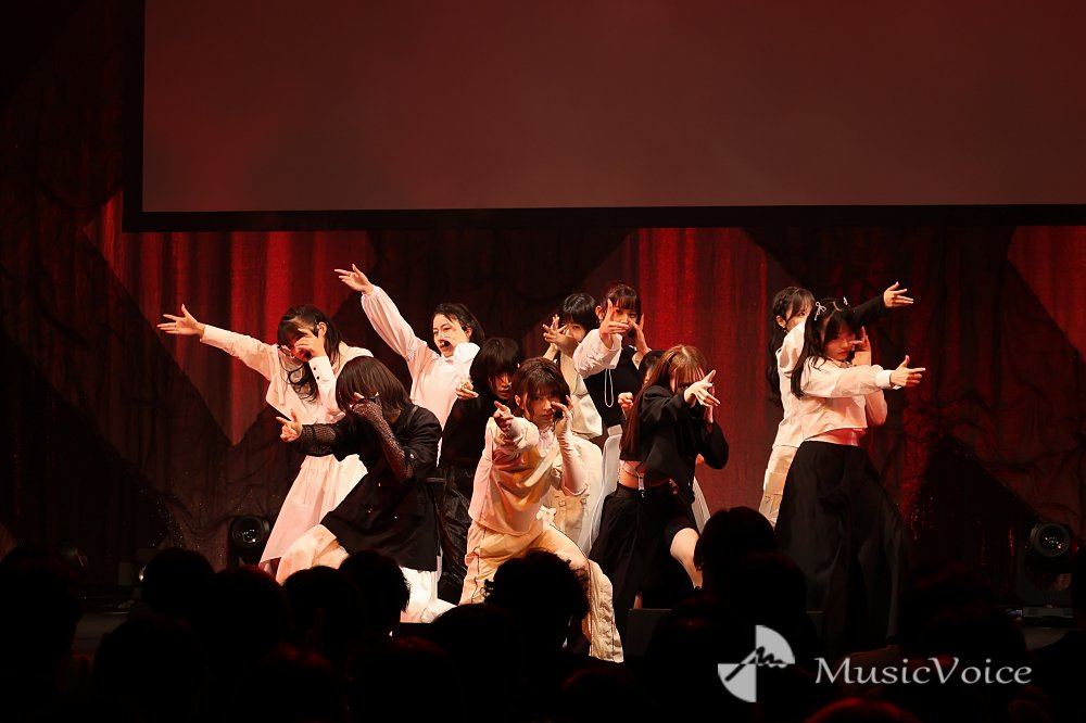 WHITE SCORPION初のワンマンライブを開催「ファンの皆さんを幸せな気持ちに」