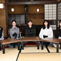 米津玄師×伊藤沙莉、朝ドラ「虎に翼」主題歌制作や演技について語り合う