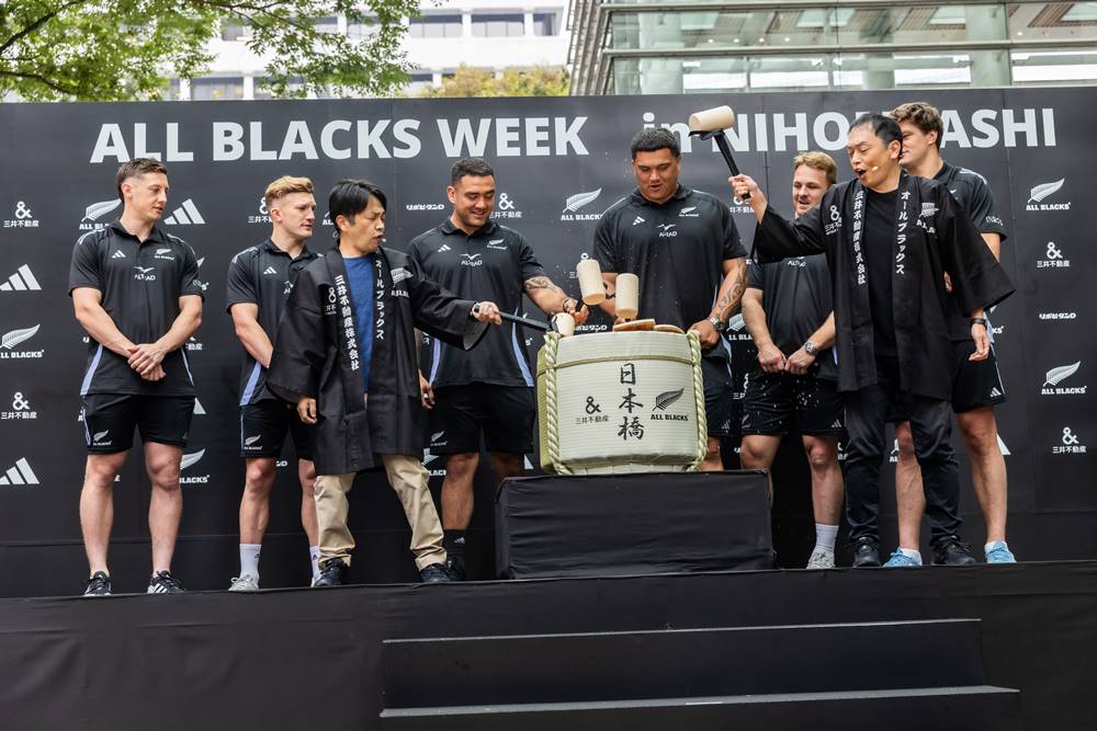 ラグビー・ニュージーランド代表「オールブラックス」来日、中川家も大興奮
