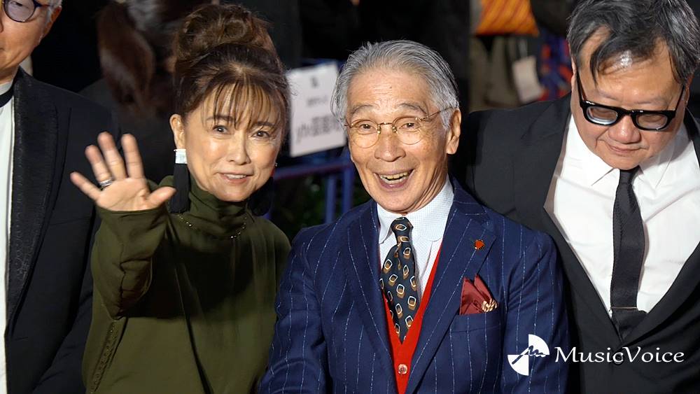 堺正章、さすがの貫禄　風吹ジュンと笑顔でレカペ