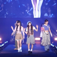 Girls2、折尾愛真高校ダンス部とコラボ