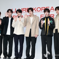 NCT WISH「くっつきショット」披露