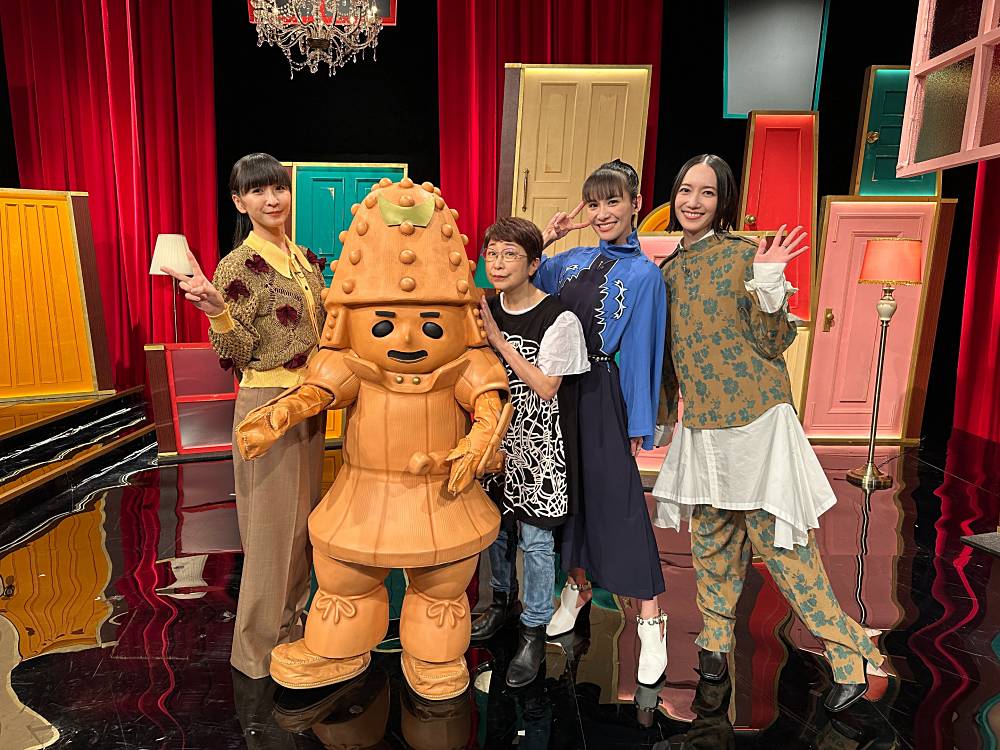 Perfumeが「はに丸」と田中真弓のナビゲートで国宝の謎に迫る