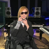 YOSHIKI、頚椎手術後初の生放送に車椅子で登場