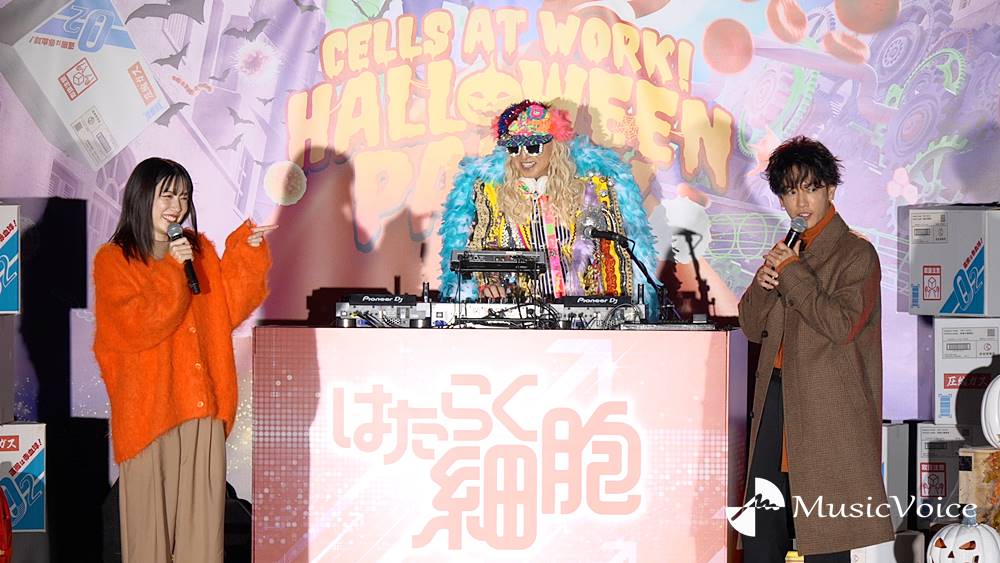 永野芽郁＆佐藤健、ハロウィーンにテンション爆上がり　司会者も思わず「いつもと違う！」