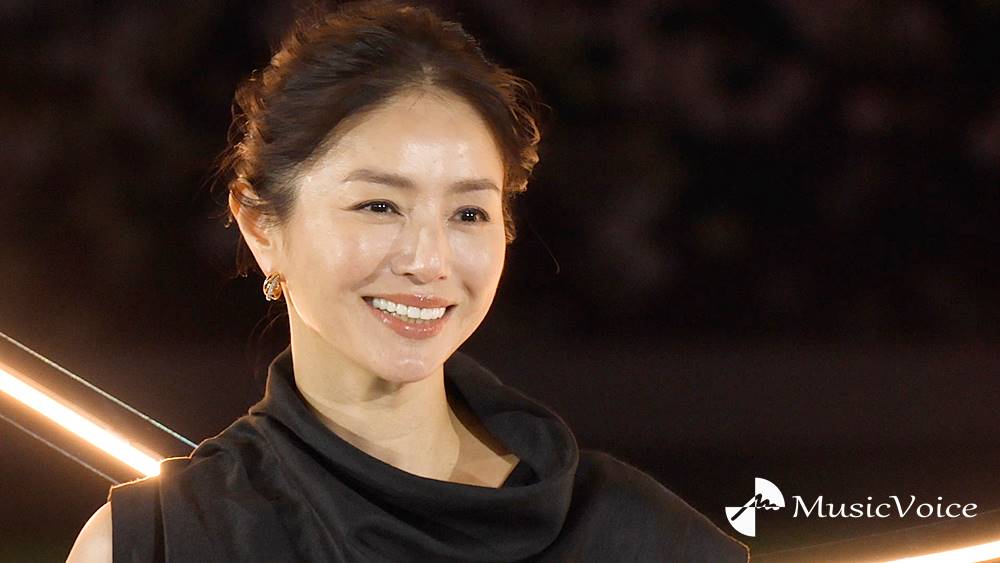 井川遥、髪アップスタイルで映える美しい首元　輝く総額1400万円超のジュエリー