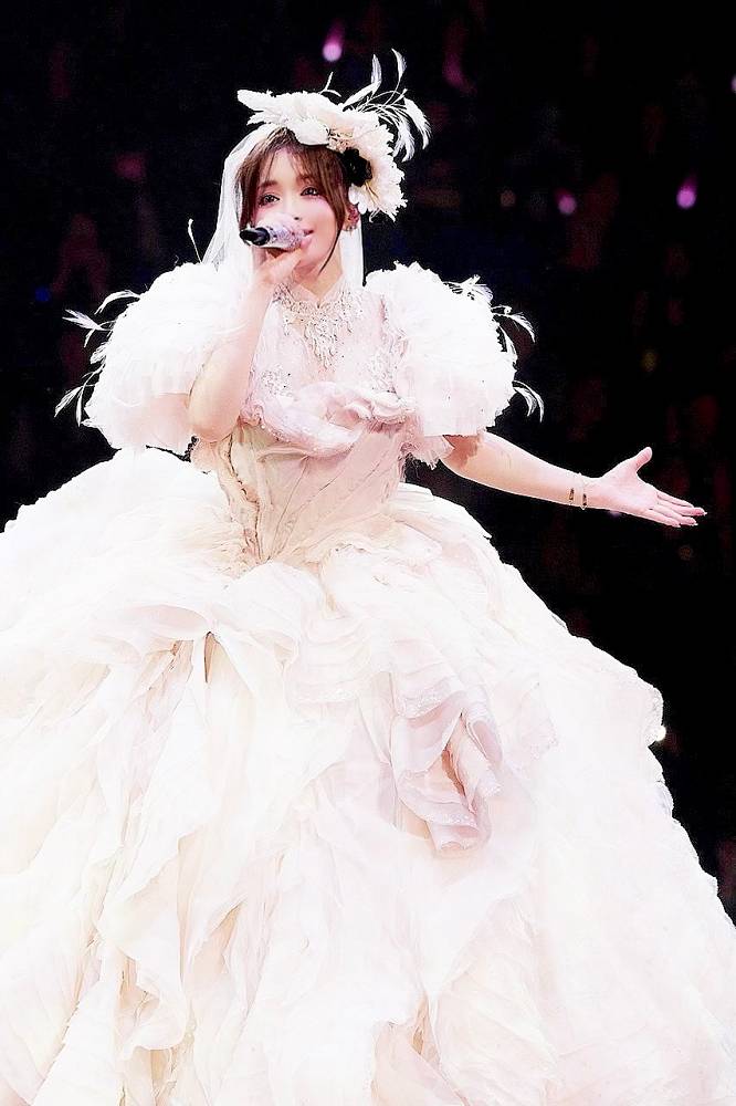 浜崎あゆみ、16年ぶりとなるアジアツアー開幕　上海メルセデス・ベンツアリーナの海外アーティスト史上最高動員記録を樹立