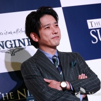 二宮和也「SUITS OF THE YEAR」部門別を受賞「来年もこの賞をいただけるよう貪欲な気持ちで」