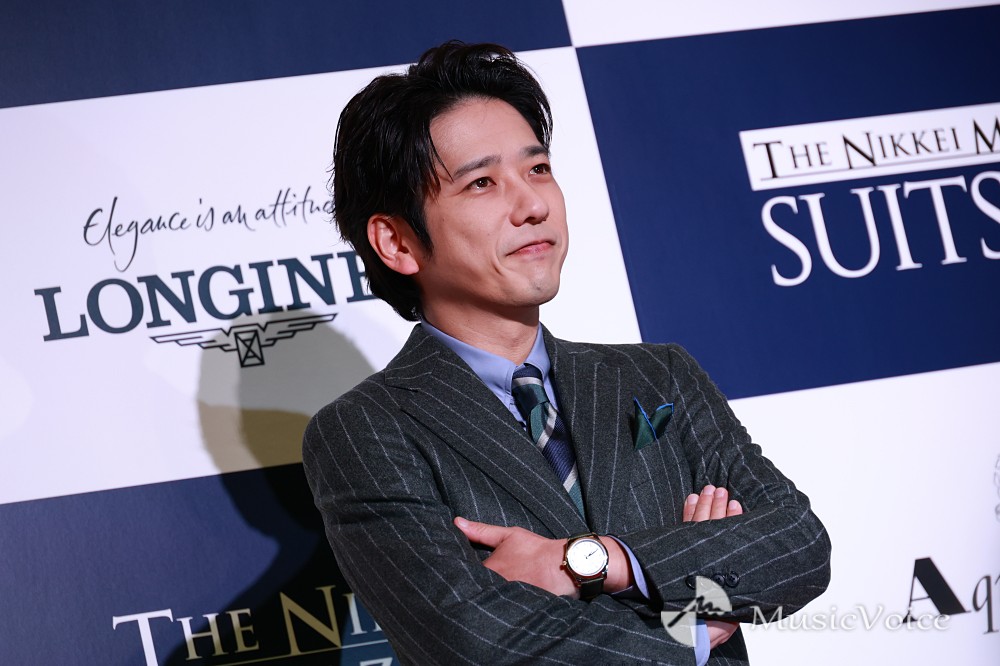 二宮和也「SUITS OF THE YEAR」部門別を受賞「来年もこの賞をいただけるよう貪欲な気持ちで」