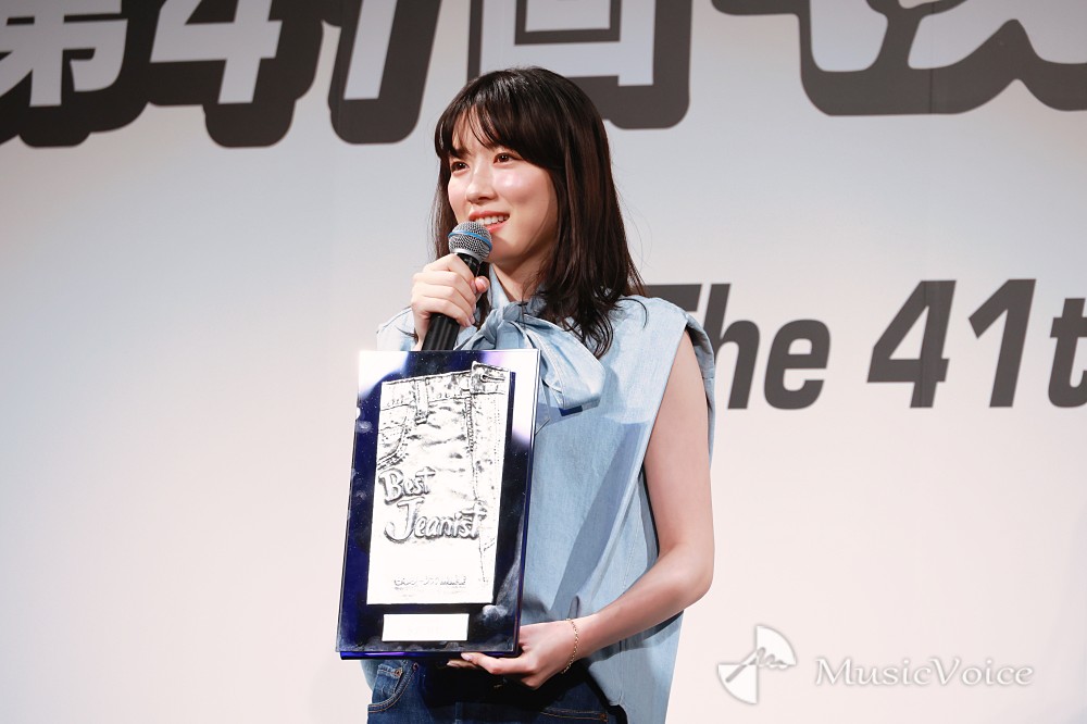 永野芽郁「ベストジーニスト」部門別で受賞「とても光栄」
