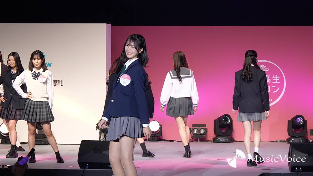 日本一かわいい女子高生を決める「女子高生ミスコン」キュートに制服姿でランウェイ