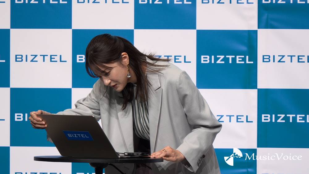 松本若菜、コールセンターのオペレーター役に生挑戦　長ゼリフに苦戦「なぁに～…」