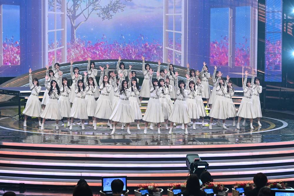乃木坂46、10回目の紅白で「きっかけ」披露　ネット「感動」「やっぱりいい曲」