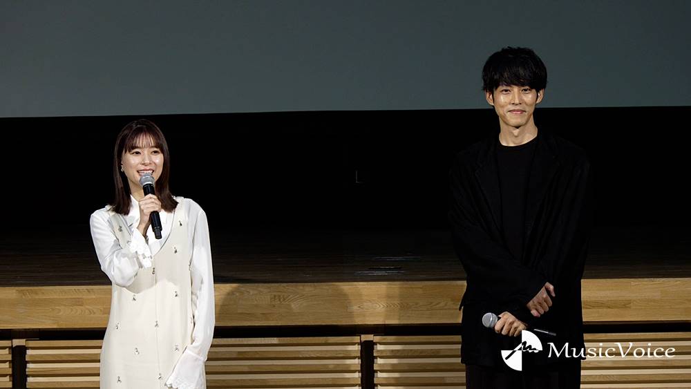 松坂桃李＆芳根京子が小学校に登場で児童が歓喜、直接質問も