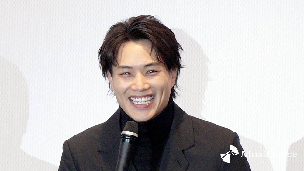 鈴木伸之、泳ぎ苦手も「沖まで出て泳いで…最後は海水の浮力で浮いていて」