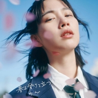 のん、制服ブレザー姿が反響