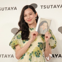 中条あやみ、フォトエッセイ『明日へのことば』刊行記念イベント