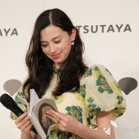 中条あやみ、フォトエッセイ『明日へのことば』刊行記念イベント