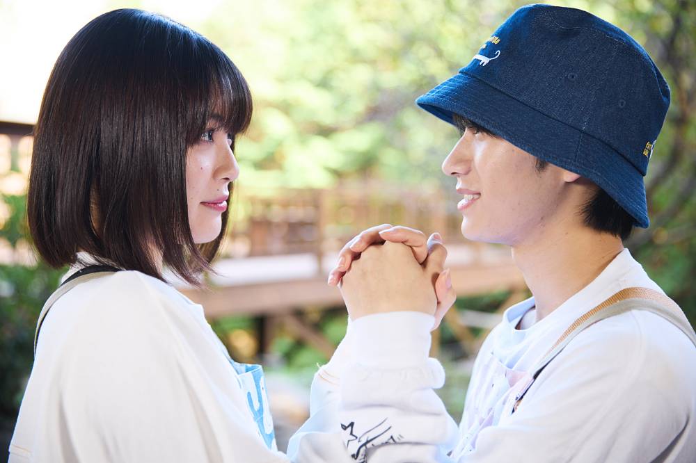 凛（吉田美月喜）が転倒… レイ（嶋﨑斗亜）とロッジで急接近!?： ドラマ「恋愛革命」第５話（ネタバレあり）