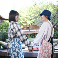 凛（吉田美月喜）が転倒… レイ（嶋﨑斗亜）とロッジで急接近!?