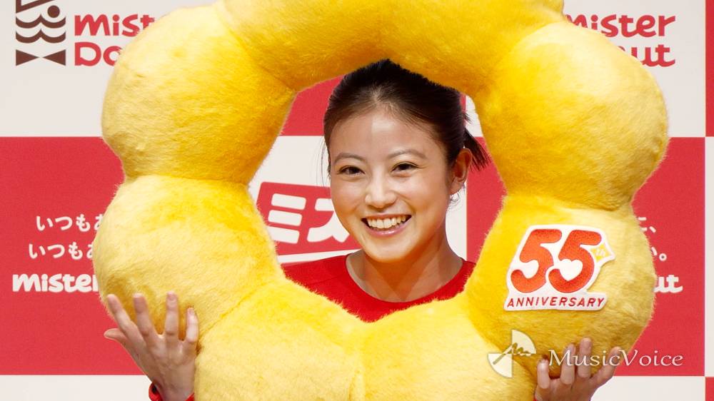 今田美桜、可愛い誕プレに喜び爆発「わぁ！ポン・デ・リングクッションだぁ」