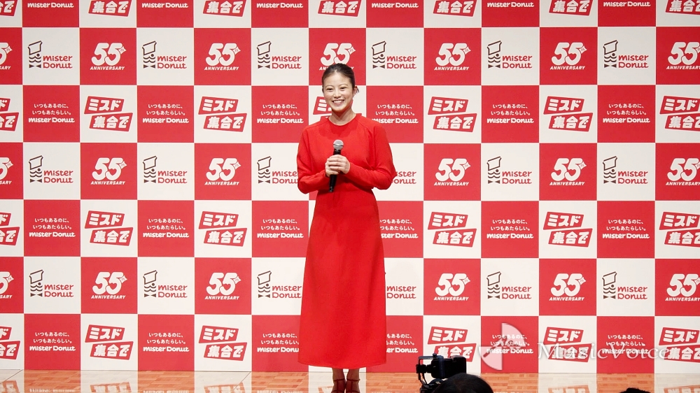今田美桜が28歳に、ボディラインに大人の変化を実感　タイトな赤コーデで登場