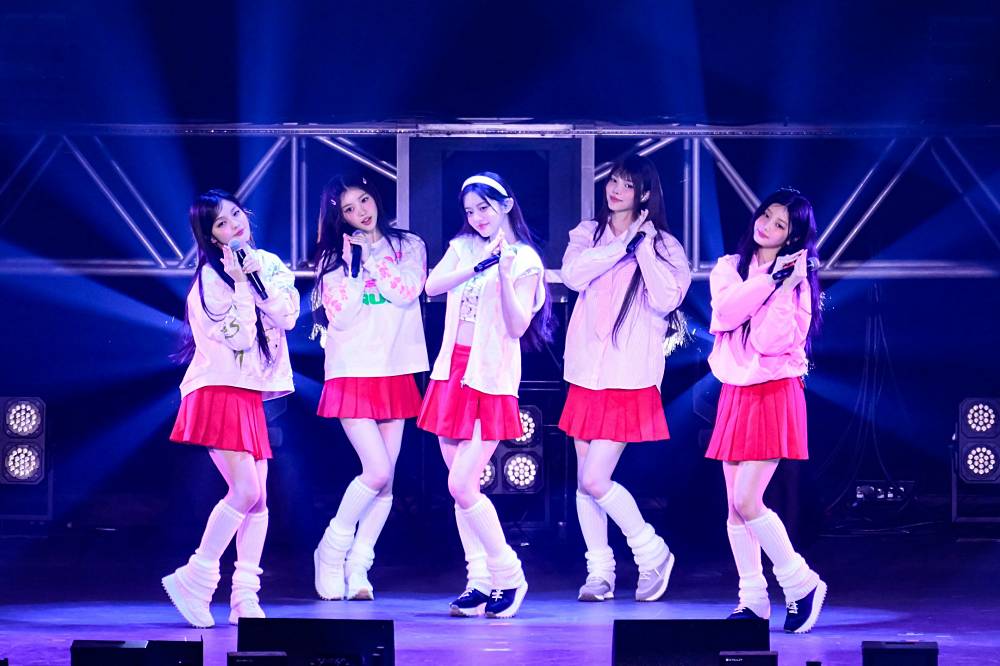ILLIT「BEAT AX Vol.6」に出演　最新曲「Almond Chocolate」初披露