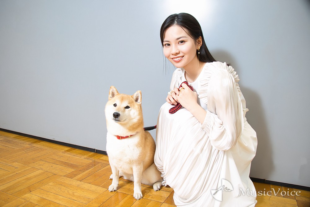 「ポン太（柴犬）の意思で動いてくれた」新谷ゆづみが語る撮影の裏側