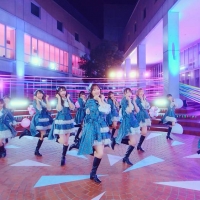 ≠ME、ポップでキュートな胸きゅんMV「神様の言うとーり！」公開