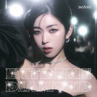 IS:SUE、ダイヤモンドリング×ブラックスワン　魅惑的な3RD SINGLEジャケ写公開