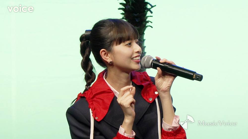齋藤飛鳥、副島淳との身長差「ワケわからない」アフロ入れて約52cm差