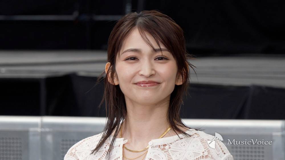 岡本玲、１週間前に親知らず抜く「腫れひけって笑」　透け感トップスおしゃれに着こなし