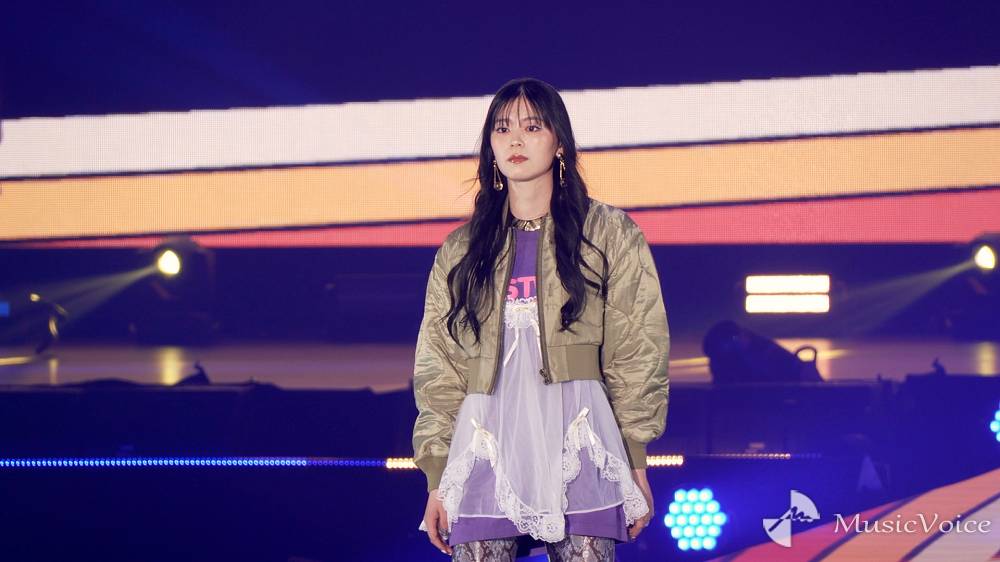 とき宣・坂井仁香、スタイル抜群　雰囲気がらり大人なムードでランウェイ