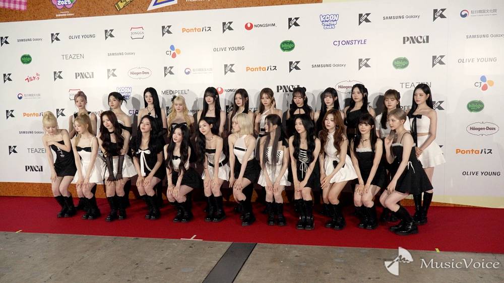 tripleS、最高人数24人でレカペ　迫力のライブも　
