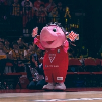 JO1佐藤景瑚、B.LEAGUE「千葉ジェッツvs仙台89ERS」OPにサプライズ登場