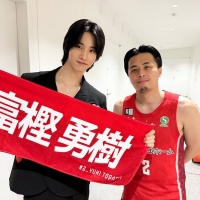 JO1佐藤景瑚、B.LEAGUE「千葉ジェッツvs仙台89ERS」OPにサプライズ登場