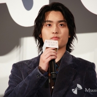 奥平大兼の“フリップトーク”に出口夏希から手厳しいツッコミ「トリはちょっと厳しい」