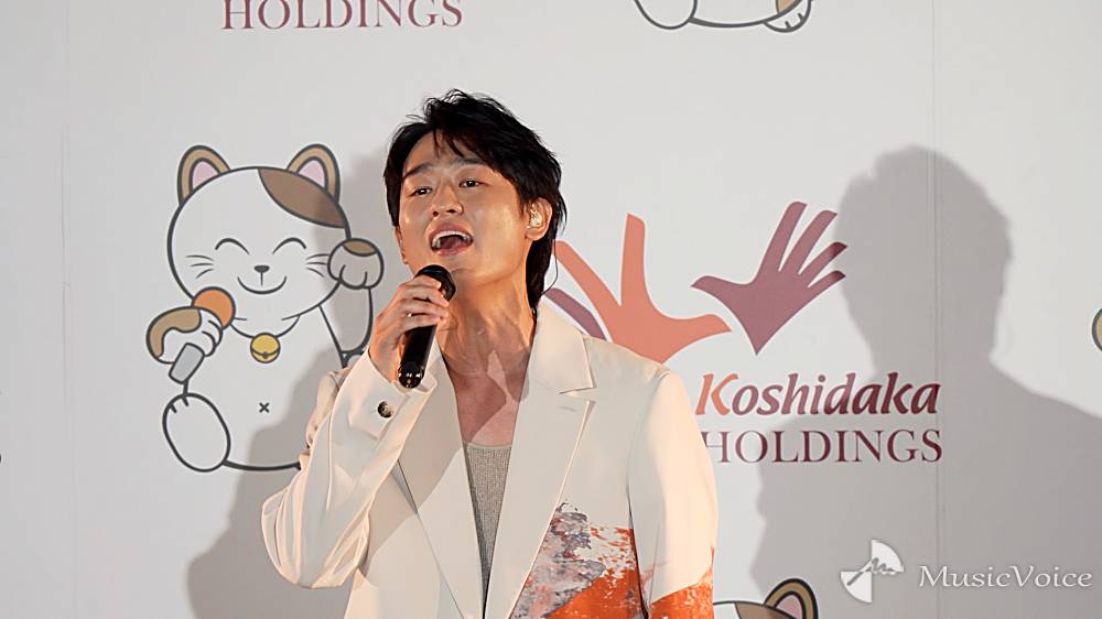尾崎裕哉、父・尾崎豊さんと“デュエット”「とても気持ちよかった」　カラオケ新サービス使い