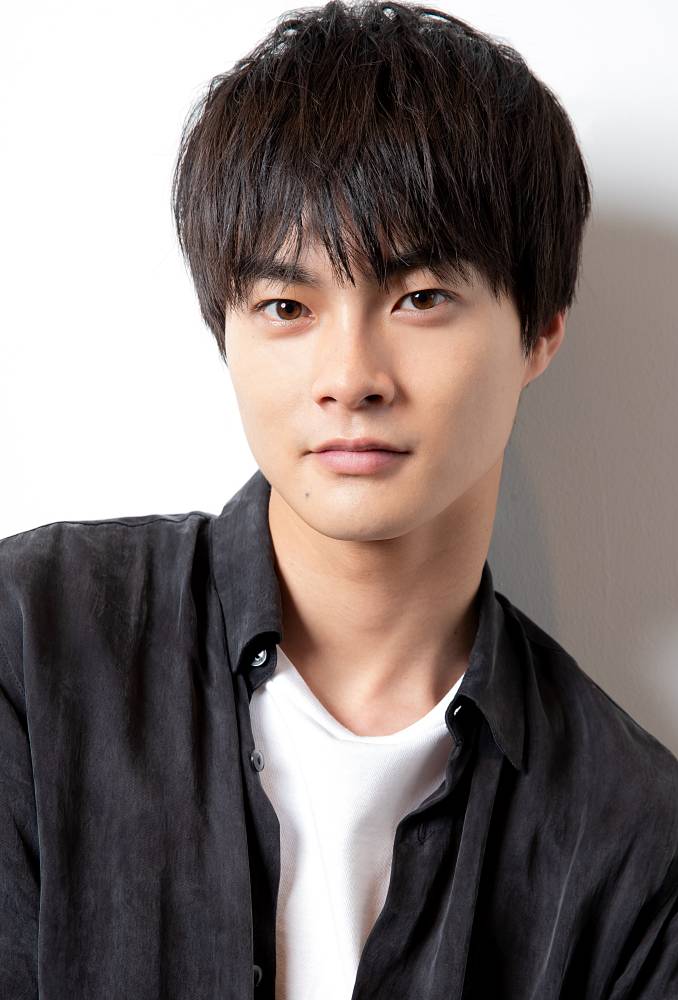 結木滉星、“野人”岡野雅行のポンコツ半生を映画化した『アンダードッグ』に出演　ライバル校のエース役