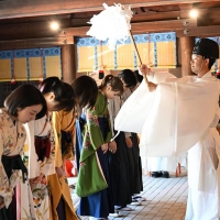當真あみらキャストが袴姿で新生「ちはやふる」ヒット祈願