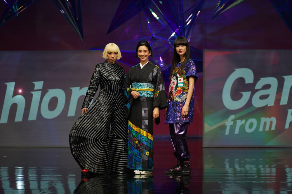 水川あさみ、初の着物ランウェイ　シシド・カフカはドラム演奏　アオイヤマダはダンス披露