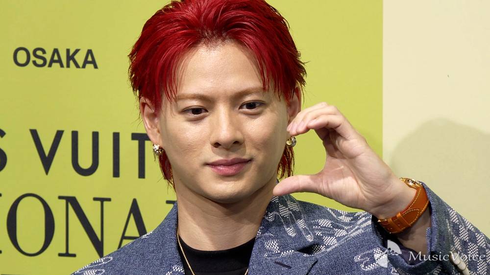 赤髪の平野紫耀、雲柄デニムコーデを上品に着こなし「日本らしさがあって可愛らしい」