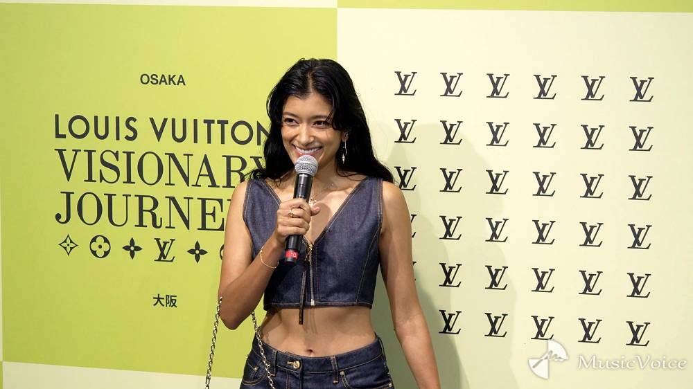 ローラ、ヘルシーに肌見せデニムルック　田植えにハマり中　前日も「土に埋もれ水やり」