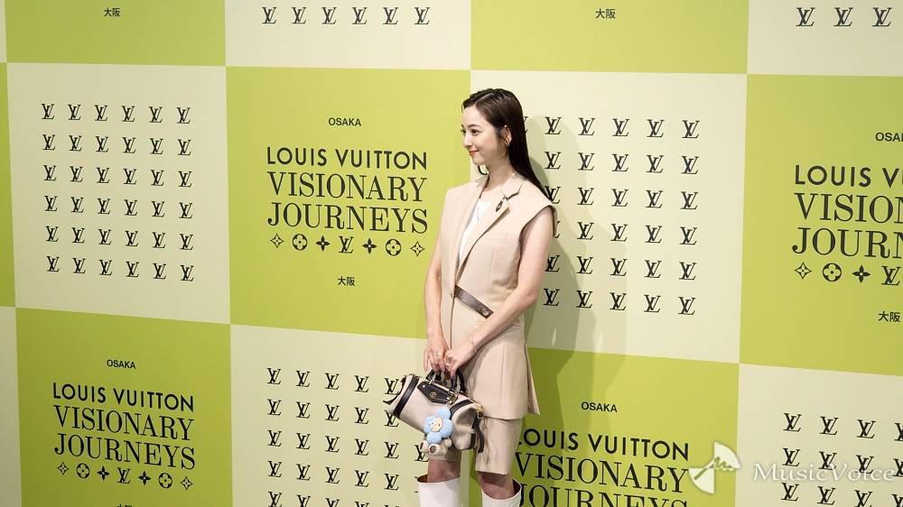 佐々木希、２歳娘が「お洒落に目覚めてきて…」　美スタイル際立つセットアップ