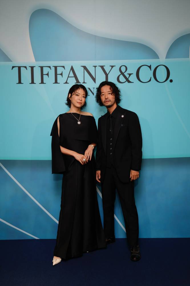 上野樹里 & 和田唱、夫婦揃って登場　シックなブラックコーデ