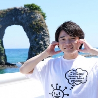 小山雄大、観光大使を務める思い出の地奥尻島で全10曲を熱唱