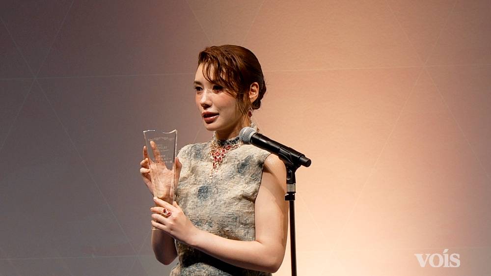 仲里依紗、ジュエリー賞で大胆シースルードレス「また違った視点で楽しめるかなって」