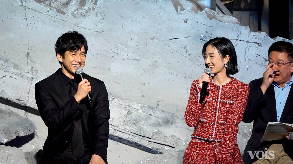 西島秀俊、妻役の台湾女優ルンメイからの称賛に照れる　日台米の合作映画で主演