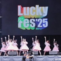 ＝LOVE、解放感ある野外ステージで熱気溢れるパフォ　ノンストップで全９曲披露