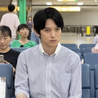 水上（本郷奏多）、事件解決のため大の苦手な子供と奮闘：ドラマ「スティンガース」第４話
